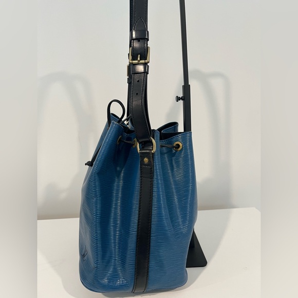 Louis Vuitton Epi Blue/Navy Bucket Bag - Picture 4 of 7